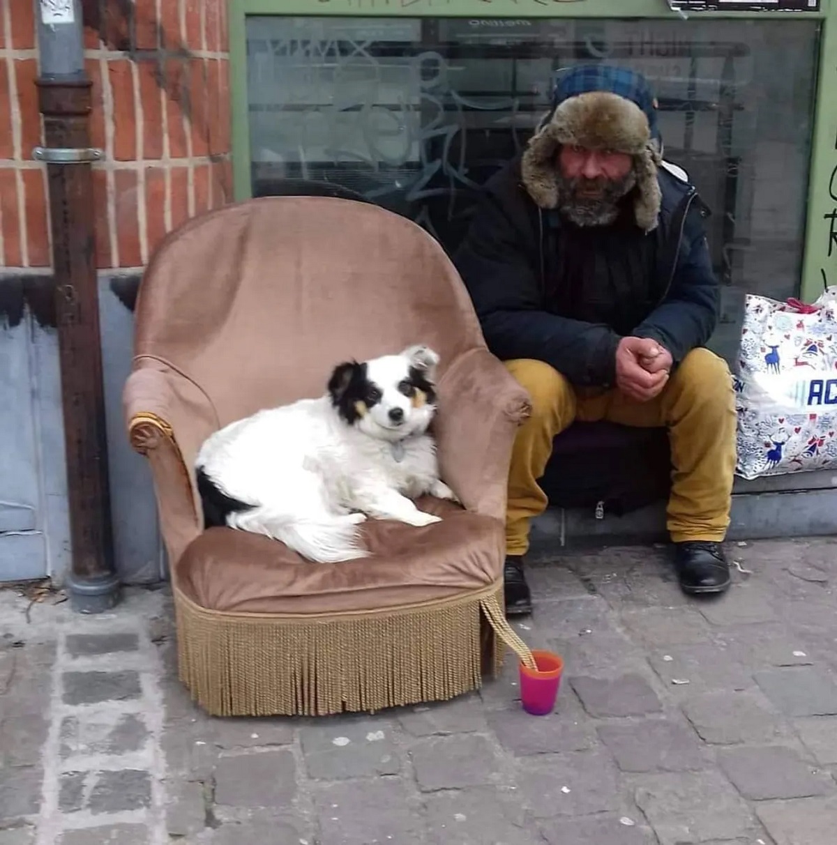 Omagiu emoționant la moartea lui Nicolae, românul din Belgia despre care vecinii spun că era „medicament împotriva singurătății”