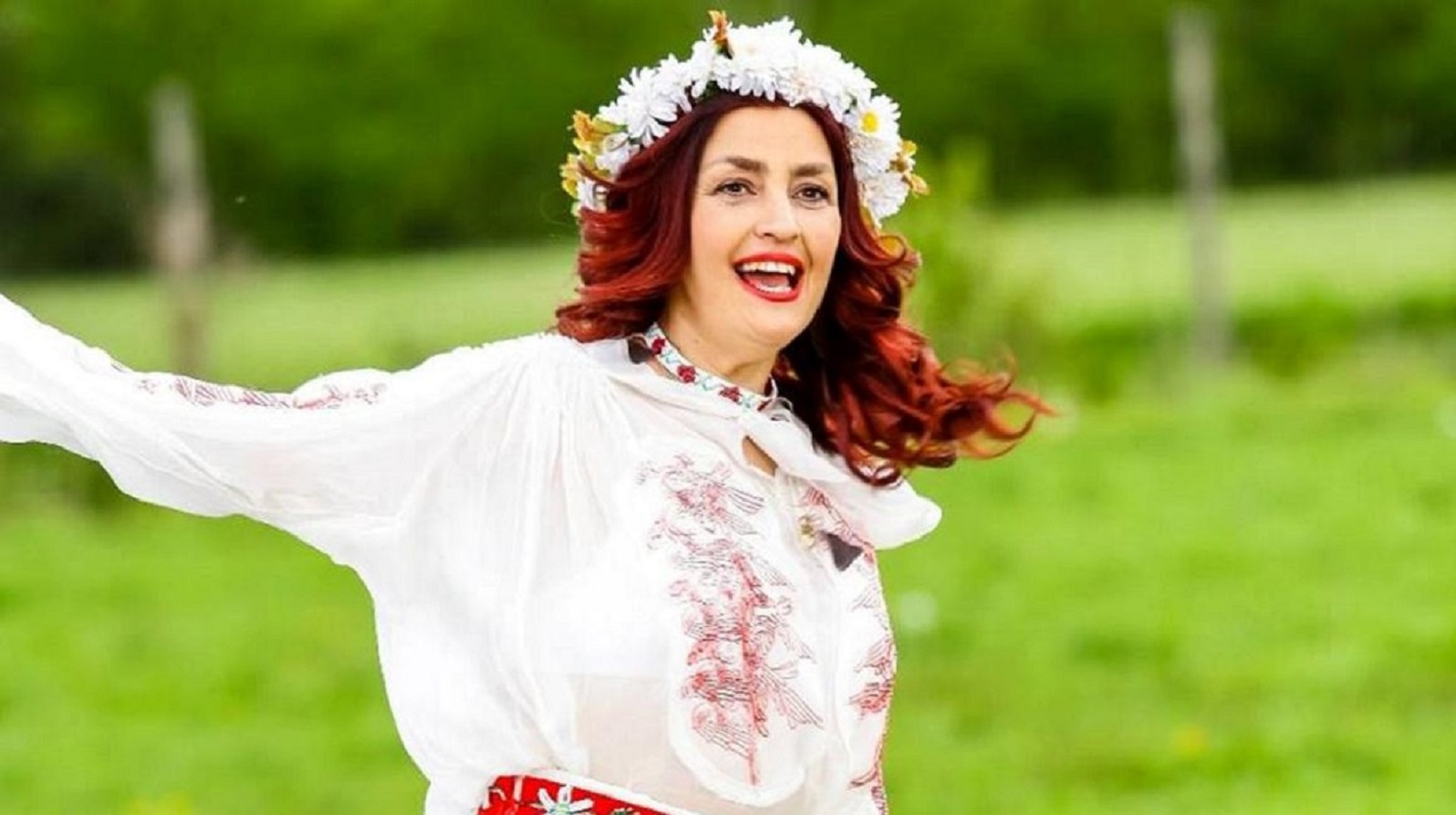 Imagini rare cu fiica Ronei Hartner. Sumayla învață de acasă, iar în ianuarie va deveni majoră