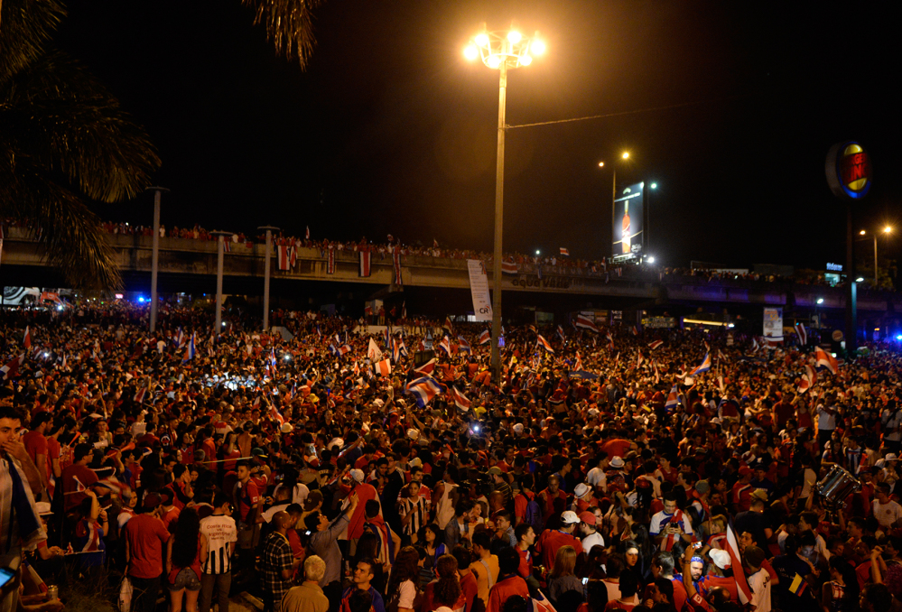 GALERIE FOTO&VIDEO / Toată populația din Costa Rica a ieșit pe străzi! 