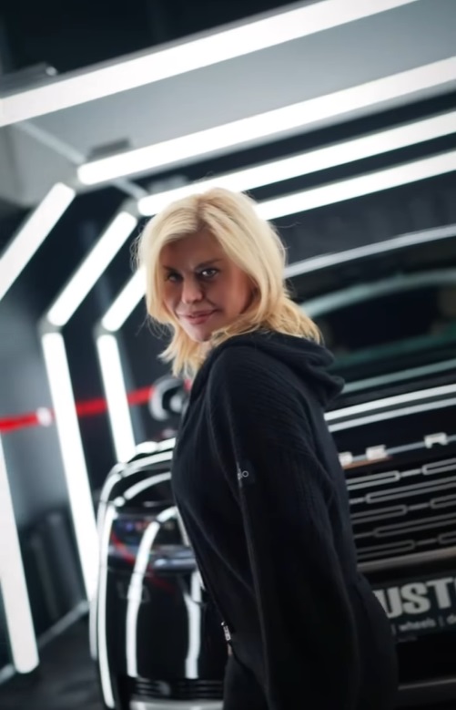 Mașina de 100.000 de euro pe care o conduce Loredana Groza. Artista a modificat-o de curând: „Wow! Zici că e de lac! Super strălucitoare”