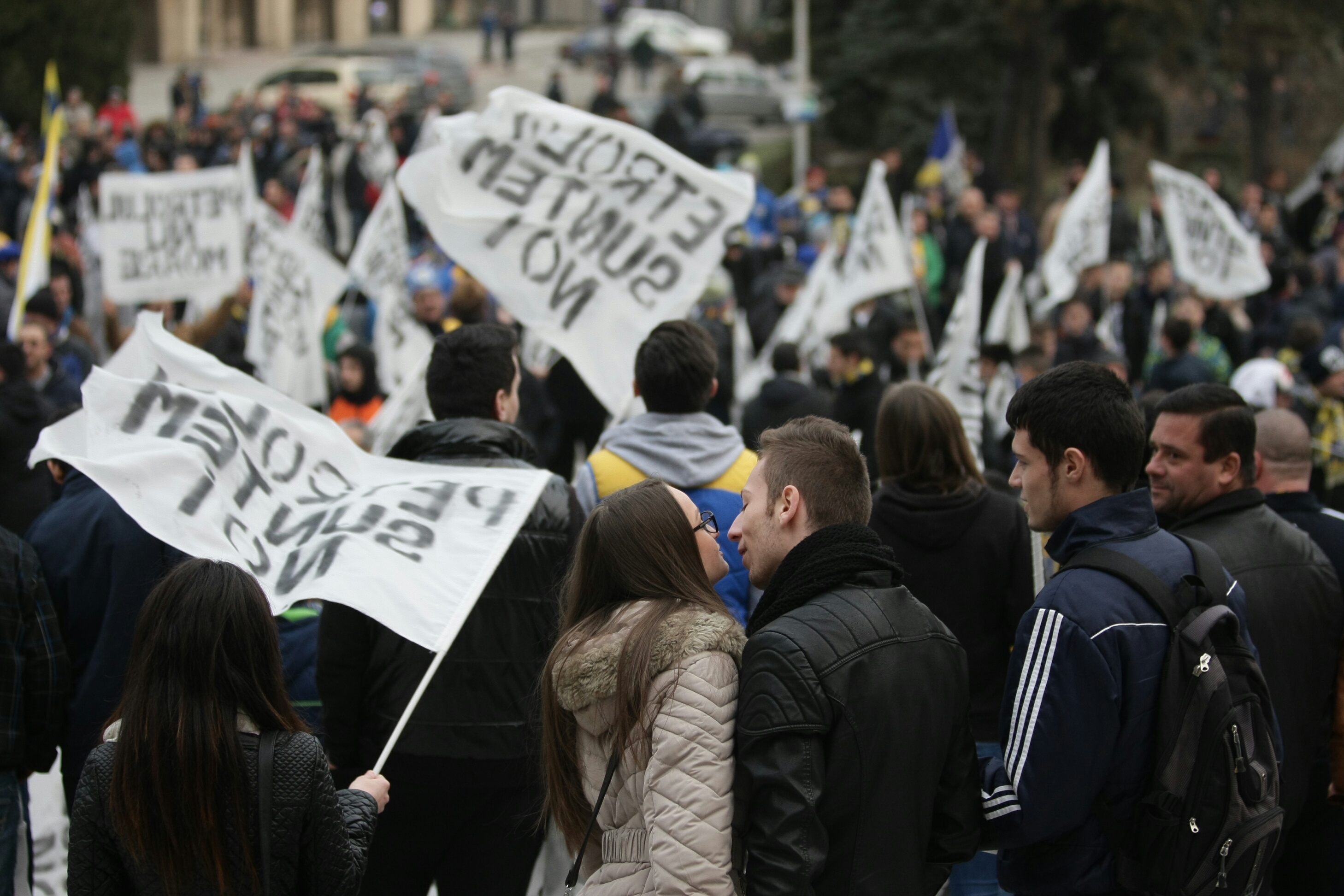 Miting al suporterilor Petrolului împotriva patronului / GALERIE FOTO