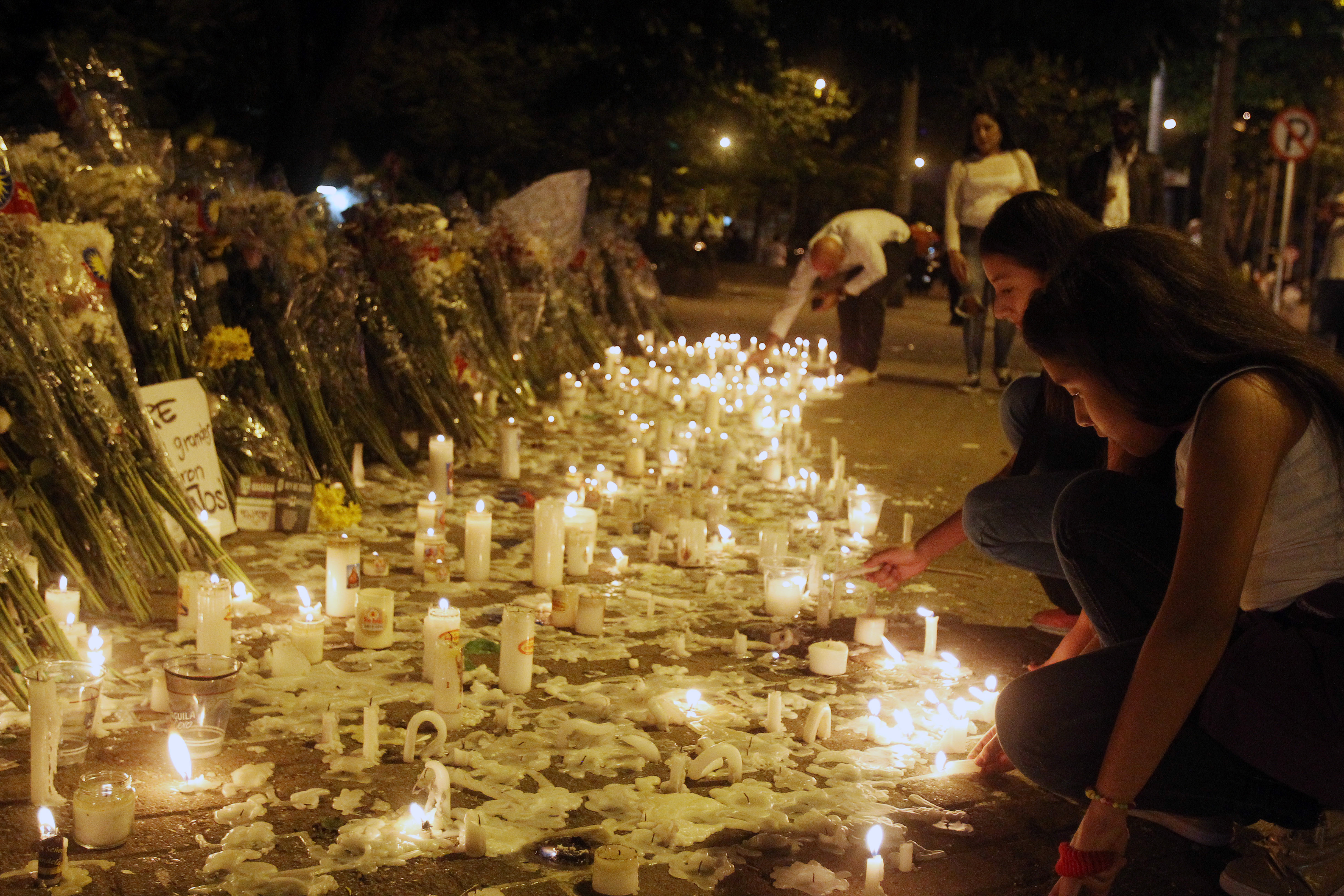 Avion prăbușit în Columbia. 150.000 de oameni i-au comemorat pe cei 71 de morți, printre care și aproape toți jucătorii de la Chapecoense | FOTO&VIDEO