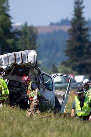 Șapte morți într-un accident provocat de un șofer de TIR care mai fusese arestat de 17 ori și condamnat de 9 ori, în Statele Unite