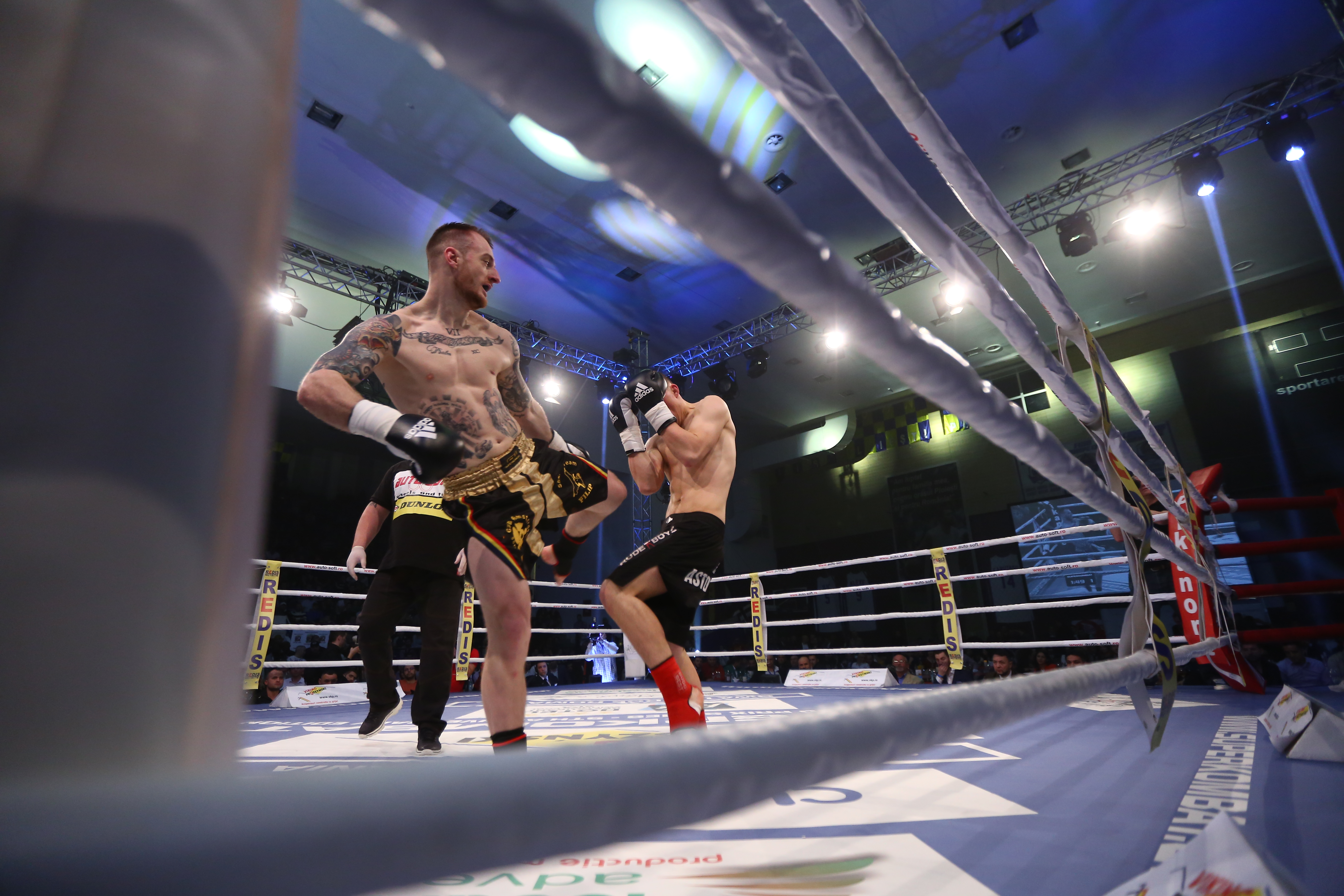 Meciul în urma căruia Amansio Paraschiv a devenit campion mondial Superkombat New Heroes! VIDEO& FOTO
