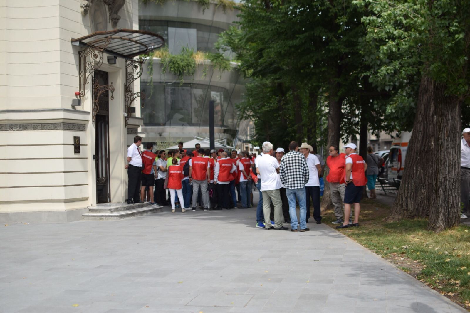 FOTO&VIDEO / Cum s-a desfăşurat mitingul PSD. Peste 100.000 de oameni au umplut Piaţa Victoriei
