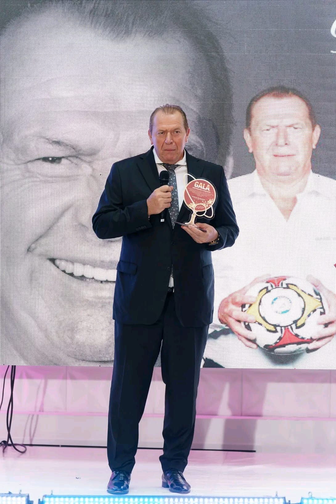 Mesajul transmis de soția și fiica lui Helmut Duckadam, după moartea acestuia. „A luptat. Toți cei care doresc să-i aducă un ultim omagiu sunt așteptați la Arena Națională”
