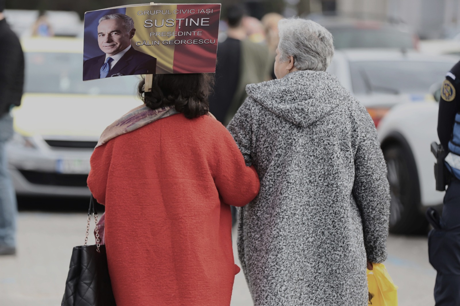 Toţi oamenii preşedintelui care putea să fie. Cine sunt cei care vor „turul 2 înapoi"
