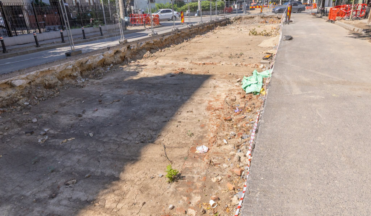 Lucrările pentru reabilitarea unei linii de tramvai din București, întrerupte după ce au fost descoperite posibile ruine medievale