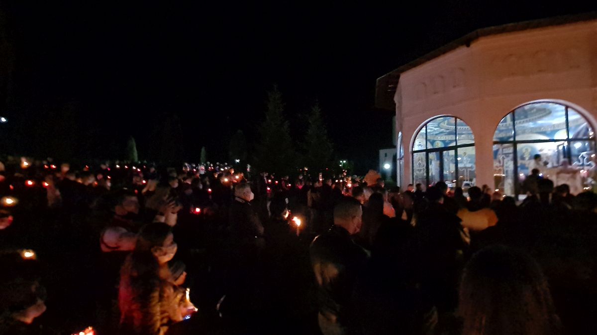 Peste 1.500 de oameni, la slujba de la Mănăstirea Gorovei, în Botoșani