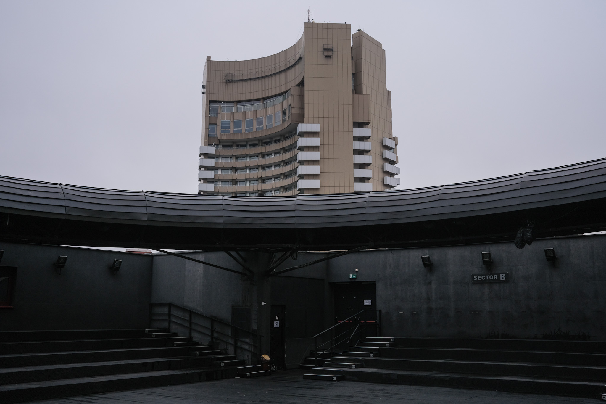 Incursiune de o oră și jumătate în culisele Teatrul Național din București. Vizită inedită în cetatea lui Radu Beligan și Gheorghe Dinică