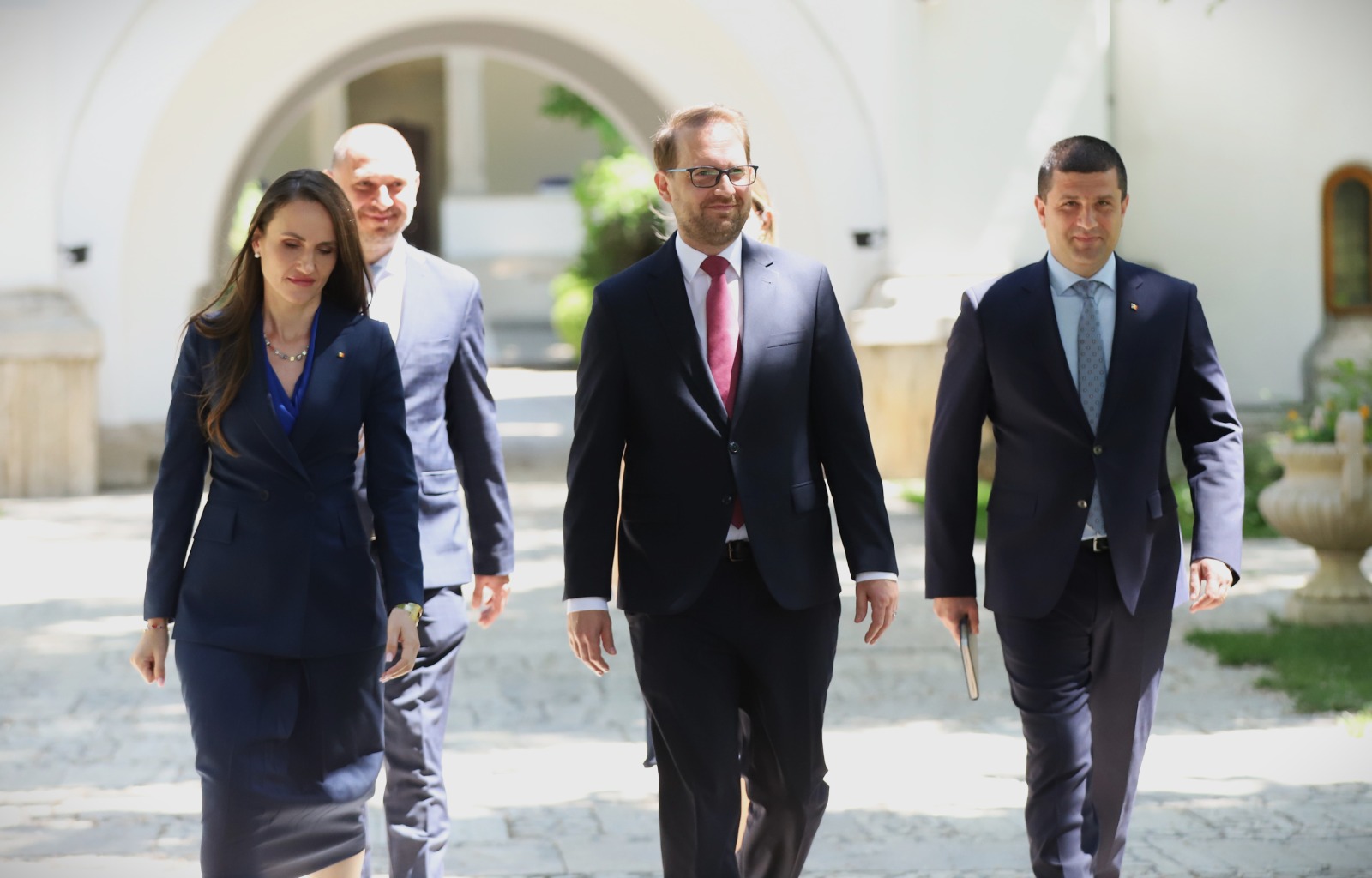 Consultări tensionate la Cotroceni după căderea Guvernului Bolojan: PNL și USR refuză orice alianță cu PSD