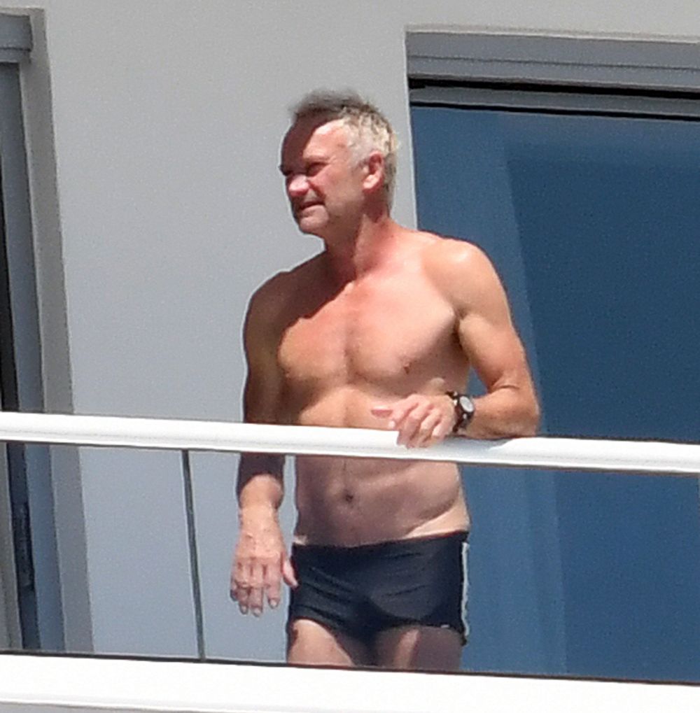 Sting arată senzațional la 66 de ani. Și-a etalat corpul plin de mușchi la balcon |FOTO
