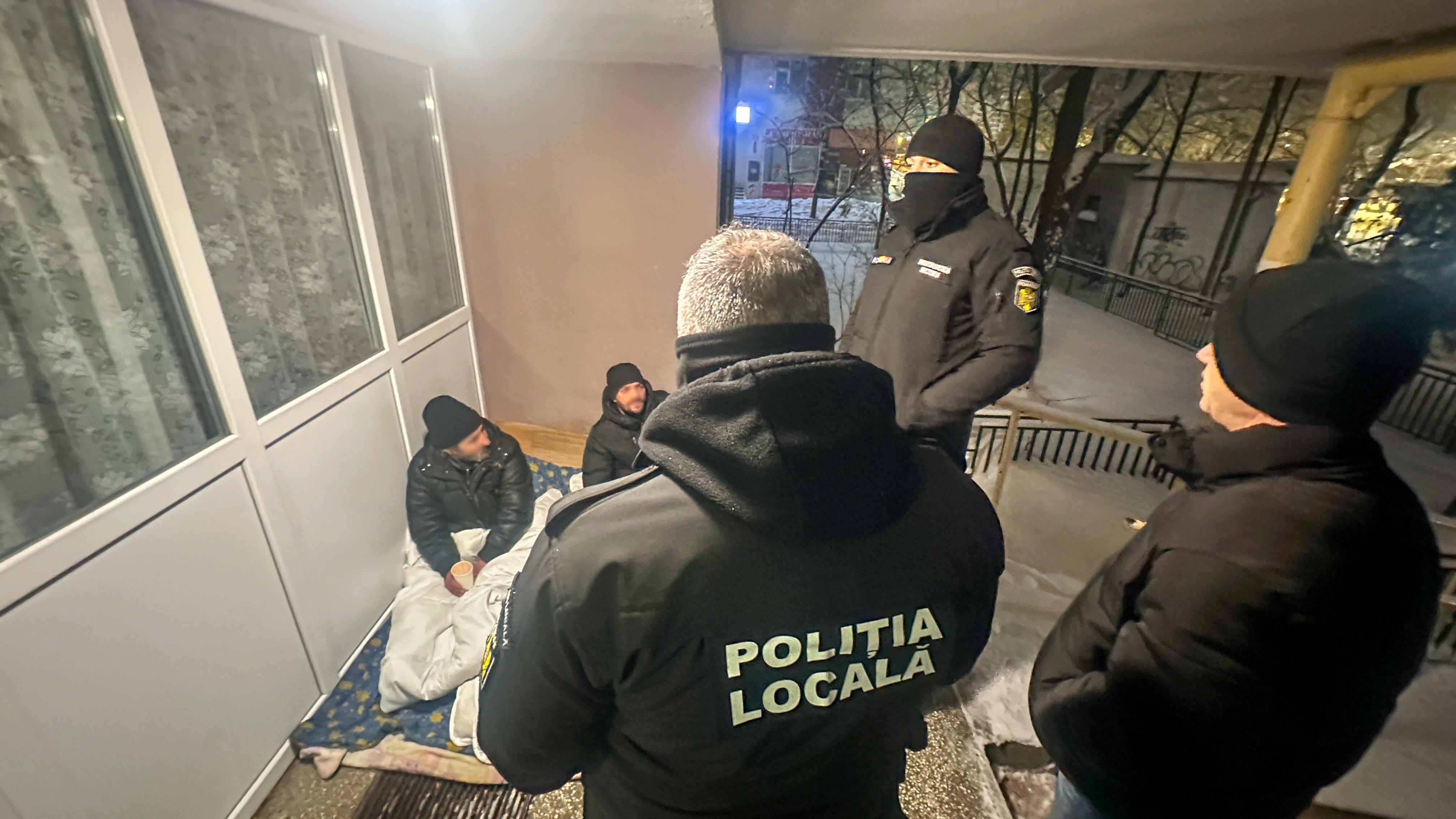 Cum poți ajuta oamenii fără adăpost în zilele geroase. Care sunt centrele comunitare din București unde aceștia pot primi hrană și căldură