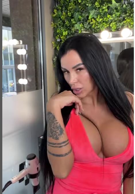 Cum arată Daniela Crudu nemachiată. Fosta asistentă TV e însărcinată în 3 luni și și-a reluat job-urile
