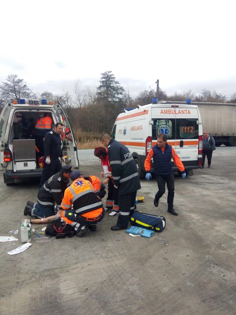 Trei bărbați au murit după ce s-au intoxicat într-o cisternă de bere pe care voiau să o curețe. Tragedia s-a petrecut într-o spălătorie din Caraș-Severin| FOTO