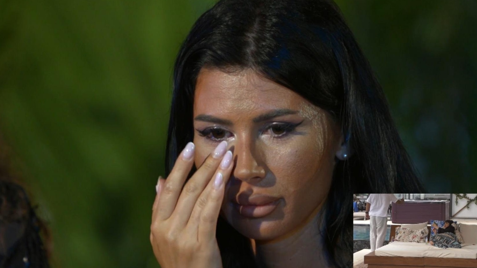 Șiroaie de lacrimi la Insula Iubirii 2025. Bianca Dan e ofticată după ce a văzut imaginile cu Marian Grozavu: „Este naiv! Îl fac astea cum vor ele”