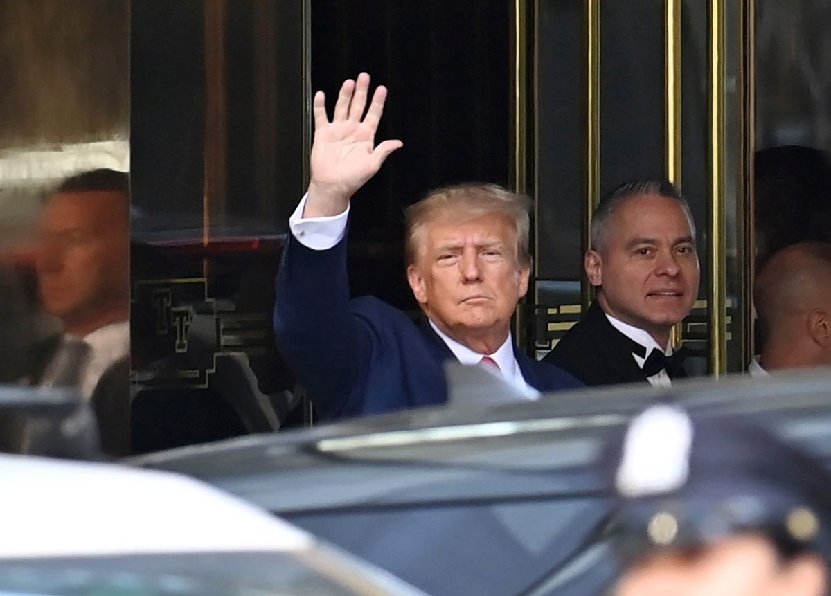 Trump numește ancheta împotriva sa „o intervenție electorală masivă”. Discurs în fața susținătorilor plin cu acuzații la adresa justiției