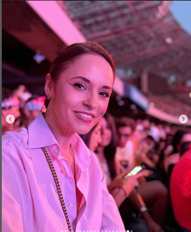 Andreea Marin a atras toate privirile pe o plajă din insula Capri. Cum s-a pozat vedeta. „Am filmat, am fotografiat, am zâmbit cu inima plină”