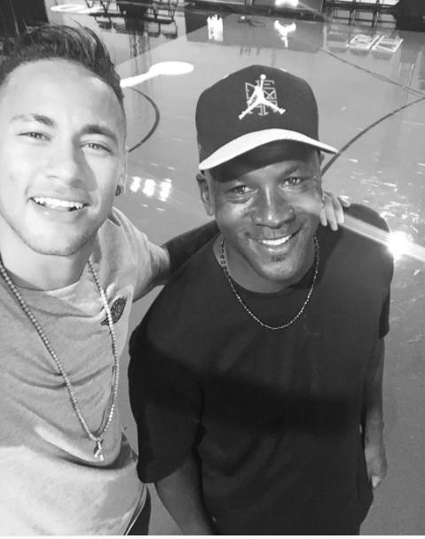 În timp ce Brazilia suferă la Copa America, Neymar e în vacanță! A luat la rând toate vedetele Americii: Serena, Jordan, Curry... / GALERIE FOTO