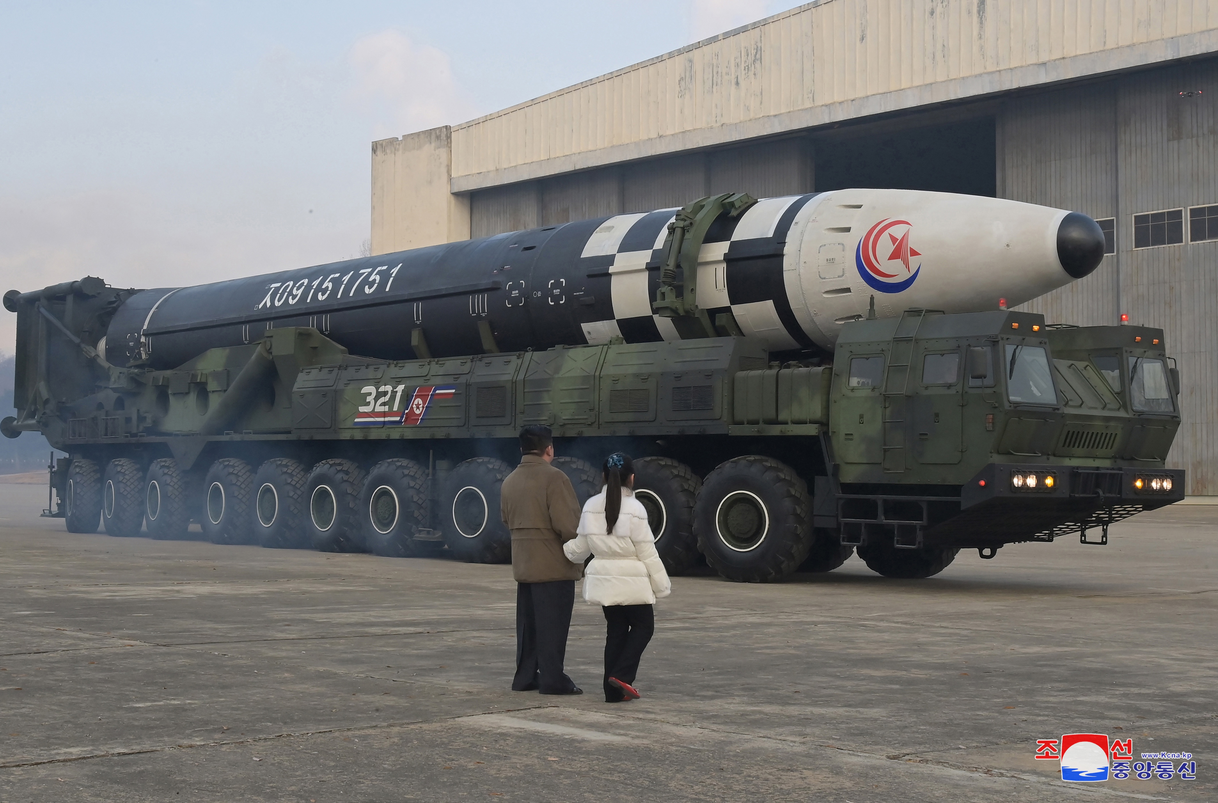 Premieră în Coreea de Nord. Kim Jong-un, alături de fiica lui, în public. Mesajul din spatele apariției