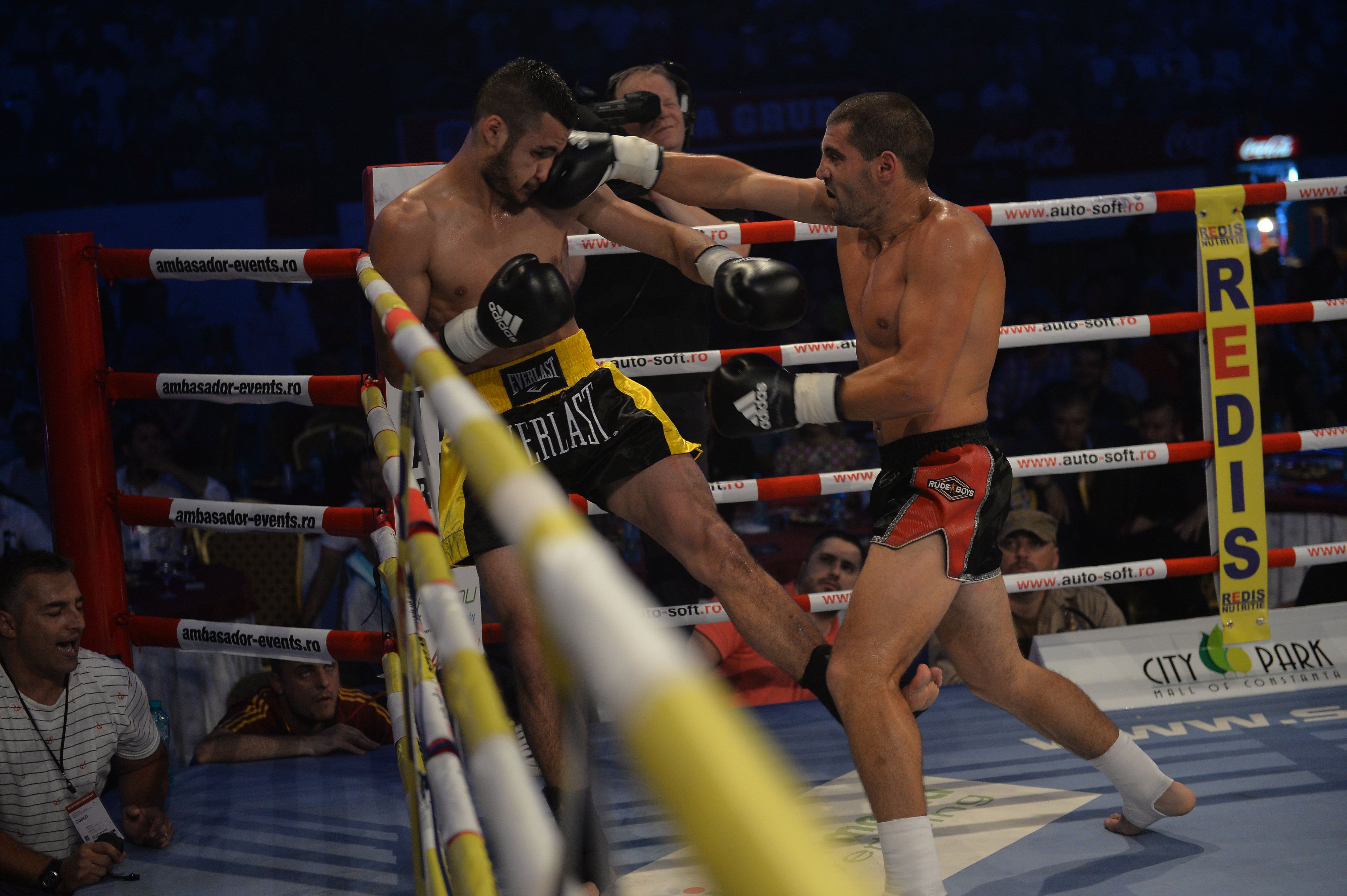 SUPERKOMBAT CONSTANȚA: Cătălin Moroșanu l-a distrus pe gigantul de 2,07 metri / REZULTATE & GALERIE FOTO & VIDEO