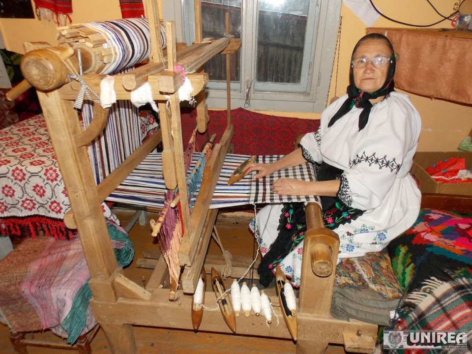 Povestea tulnicăresei Mariana Gligor din Țara Moților. ”Tezaurul uman viu” continuă tradițiile strămoșești
