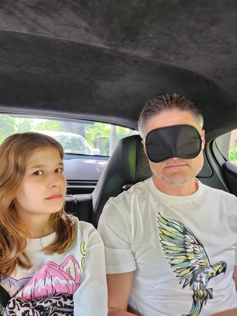 Ela Crăciun, petrecere surpriză pentru soțul ei. „L-am legat la ochi când am plecat de acasă”