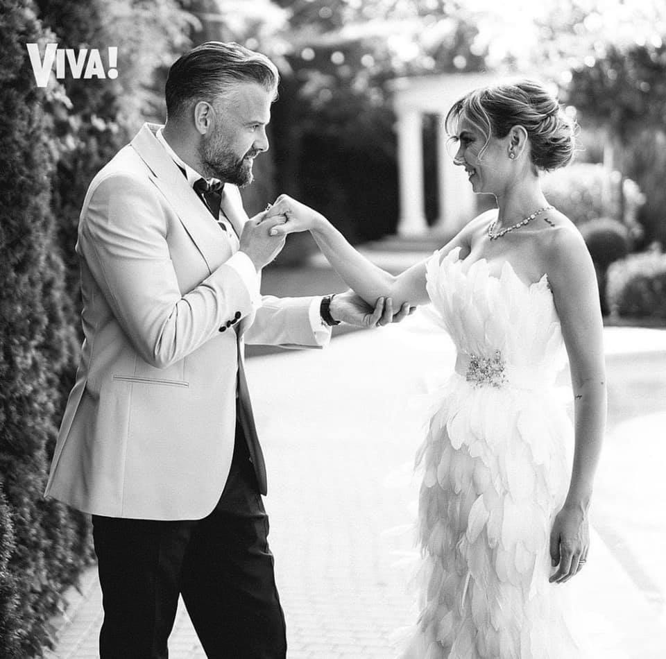 Mesajul transmis de nașa Roxana Ionescu după nunta lui Dani Oțil cu Gabriela Prisăcariu. „Suntem mândri și bucuroși”