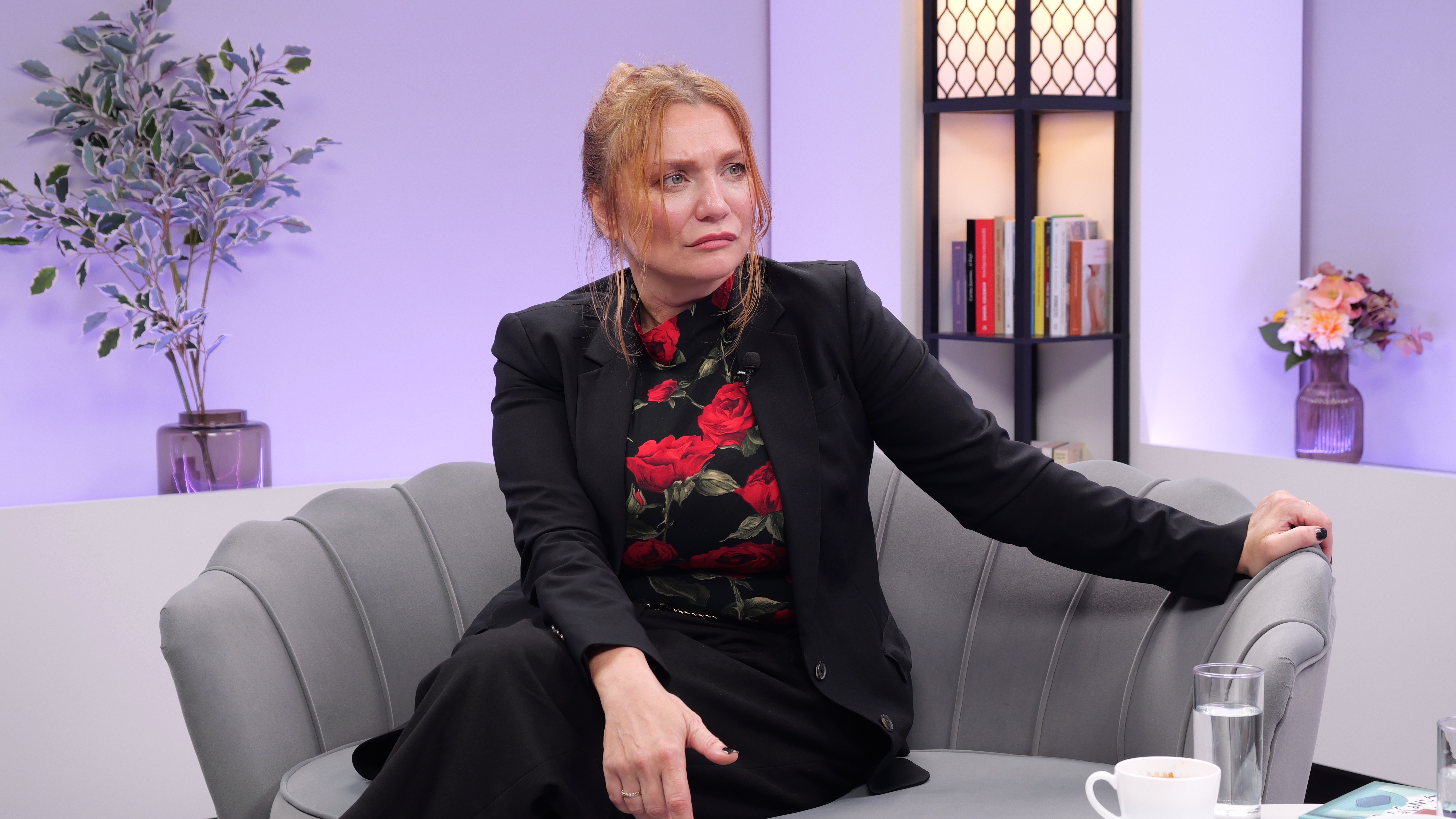 Cristina Cioran, dezvăluiri sincere la „Dincolo de copertă”. Cum se descurcă în rolul de mamă singură și cum găsește timp și de proiecte artistice: „Mi-am dorit dintotdeauna copii”