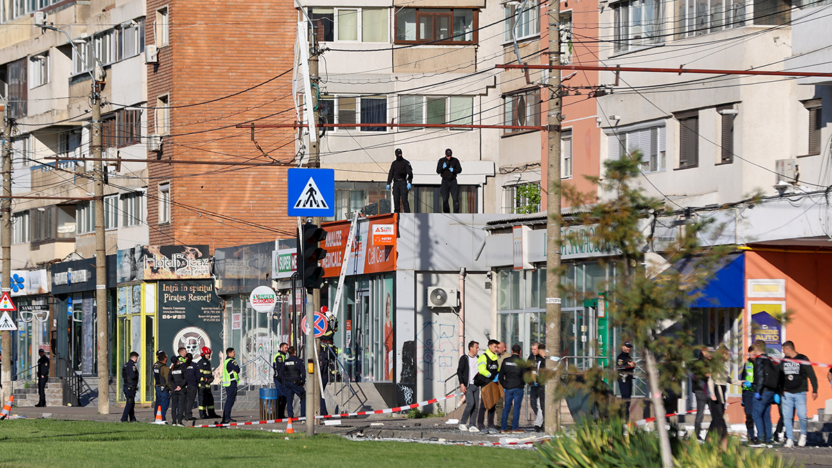 Locuitorii din blocul peste care a căzut drona la Galați se vor putea întoarce în apartamente, dar momentan nu vor avea nici gaze și nici curent electric
