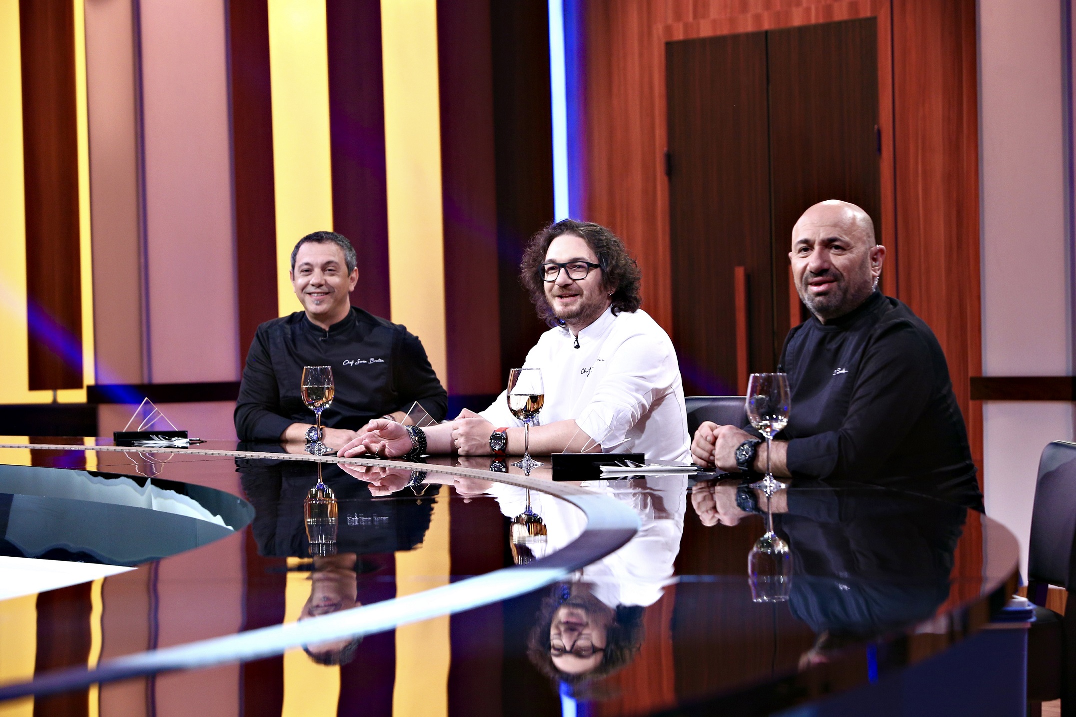 Chefii Bontea, Dumitrescu și Scărlătescu au început filmările  pentru un sezon special Chefi la cuţite - Familii la cuțite | FOTO