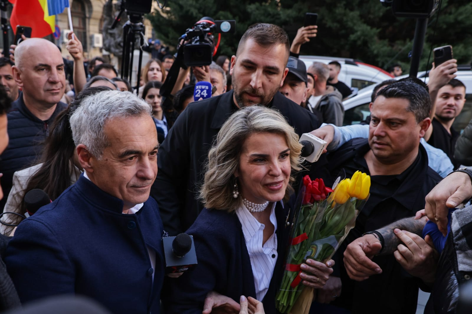 Călin Georgescu și-a depus candidatura la președinție la BEC: „A doua oară nu voi mai fi interzis, pentru că vor fi judecați de toate instanțele” | VIDEO
