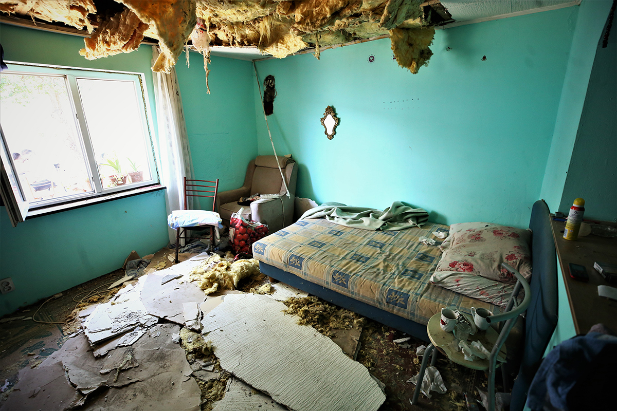 FOTOREPORTAJ. Crevedia, viața de după tragedie. „Am dormit în parc. Noaptea asta dorm în casă la mine, ce-o fi o fi”