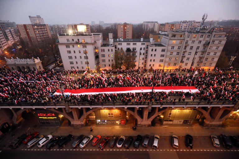 Imagini incendiare în Polonia. Liderii eurosceptici şi grupurile de extremă dreapta au marcat împreună Ziua Independenței (FOTO)