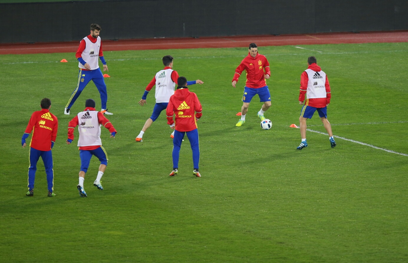 Condescendenți cu noi. Koke: ”România nu e ușor de răpus”. ^Nacho: ”Sunteți echipă!”. Ce a zis Del Bosque/ Antrenamentul în FOTO&VIDEO