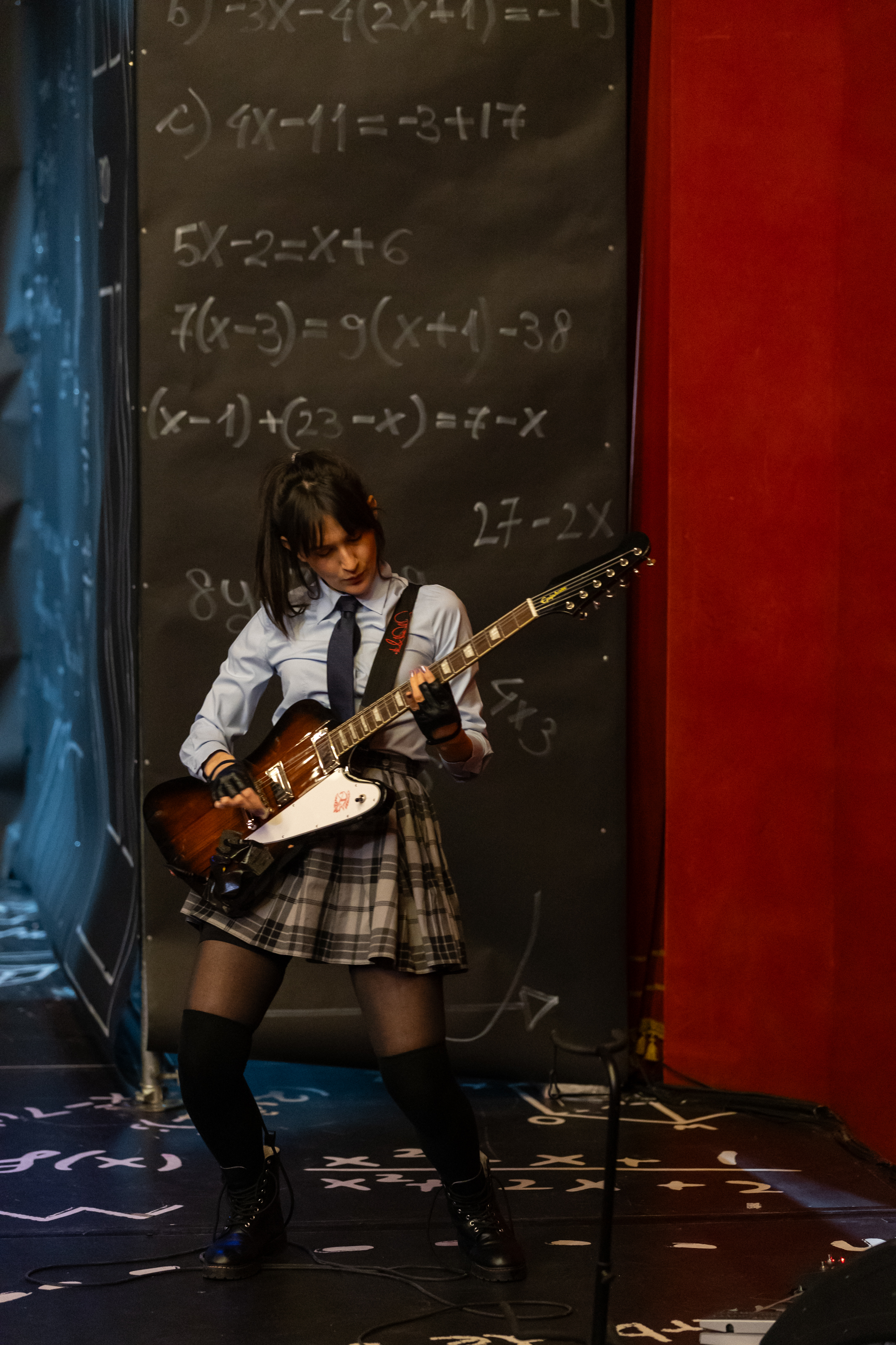 INTERVIU. „Punk Rock”, un spectacol anti-tot despre problemele adolescenților: „Nu educă părinții, dar le arată prin ce trec copiii lor acum”