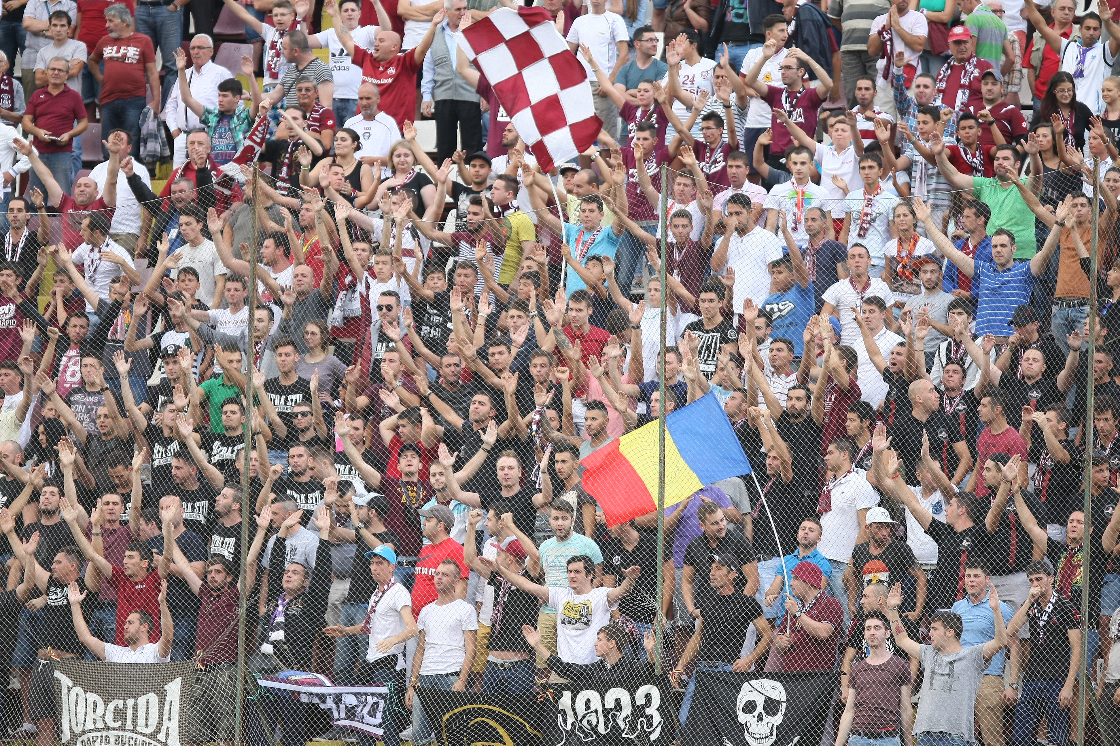 VIDEO / Rapid - ”U” Cluj 2-1. Nebunie în Giuleşti: demisie salvată în prelungiri