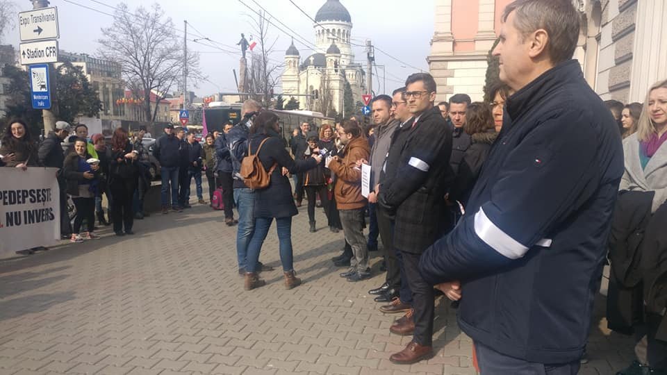 Peste 100 de magistrați au protestat la Cluj, față de Ordonanța 7 / FOTO&VIDEO