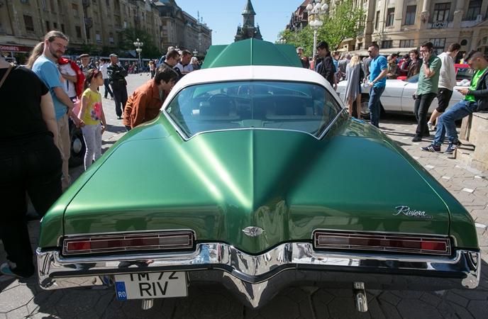"Retro Parada Primăverii" organizată în zeci de oraşe din ţară! GALERIE FOTO