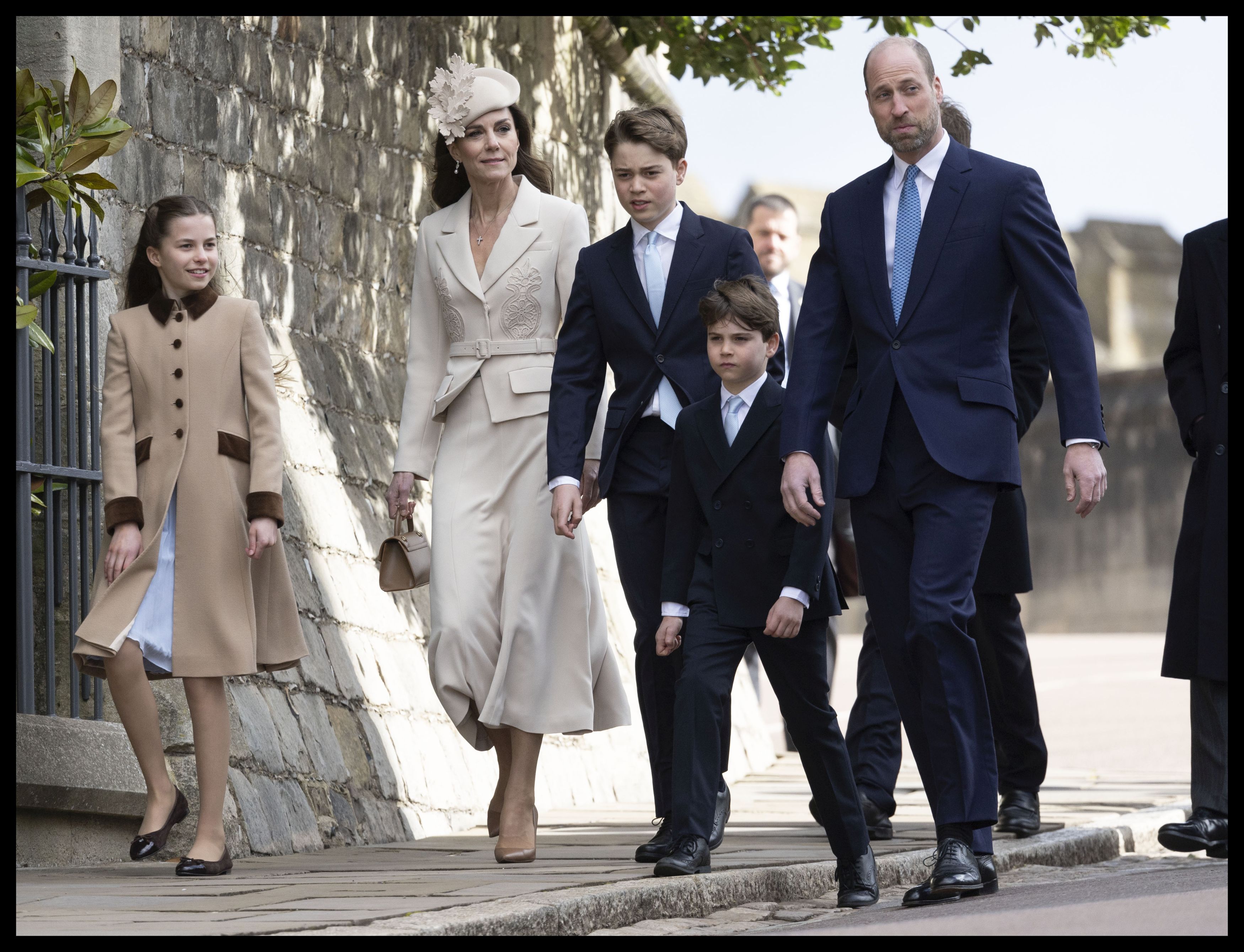 Imagini cu Kate Middleton și prințul William alături de cei trei copii la slujba de Paște. Ce ținută a purtat prințesa de Wales