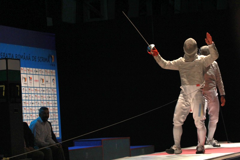 Simona Pop și Tibi Dolniceanu sunt campionii României la spadă, respectiv la sabie / FOTO