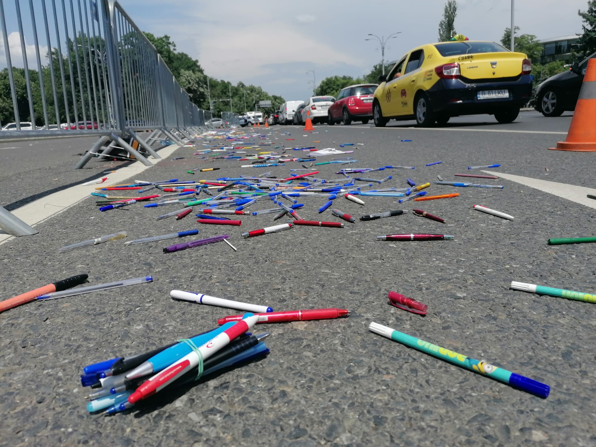 „Nu se poate România educată, cu salarii de altădată”. Mii de cadre didactice au protestat în stradă, în a patra zi de grevă
