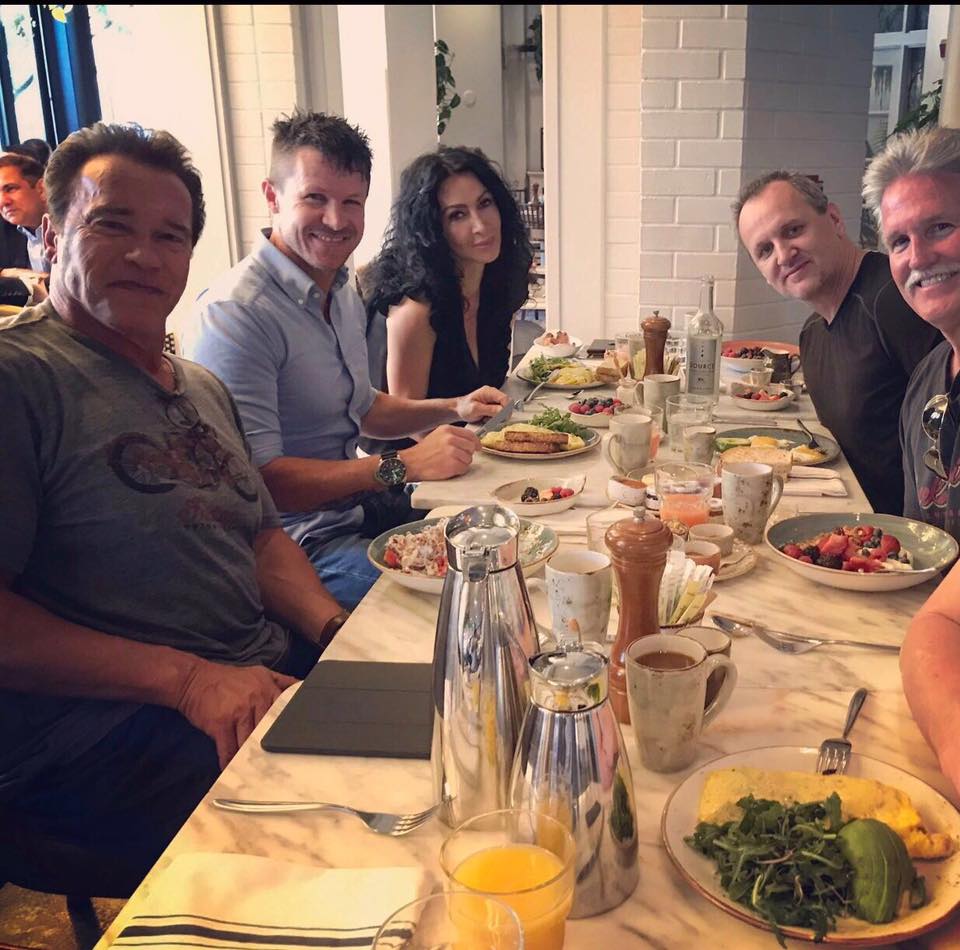 EXCLUSIV / Mihaela Rădulescu i-a vorbit lui Arnold Schwarzenegger despre România! Se văd de fiecare dată când diva ajunge la Los Angeles
