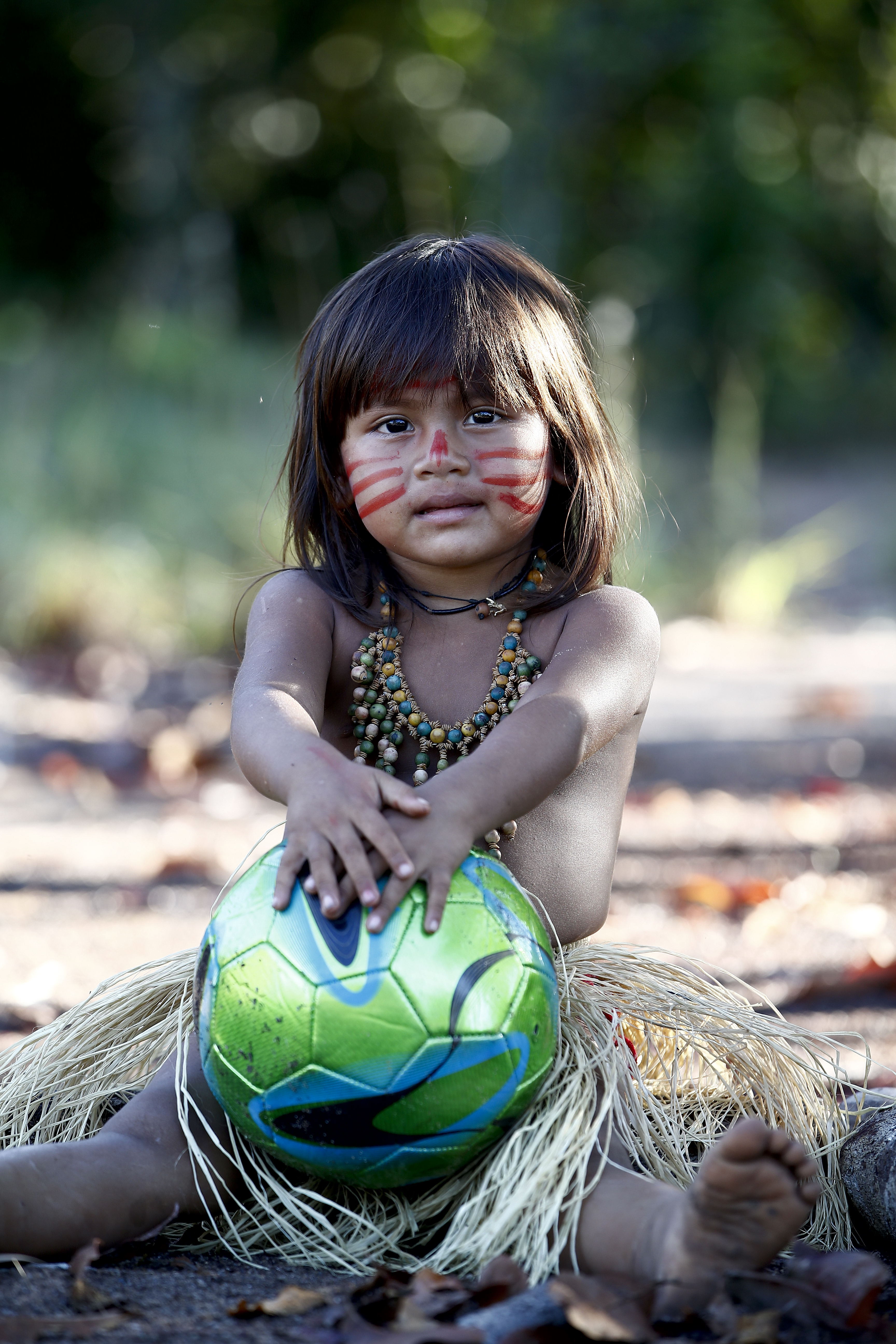 SUPER GALERIE FOTO / Indienii Tatuyo au văzut prima dată o minge de fotbal cu ocazia Mondialului!