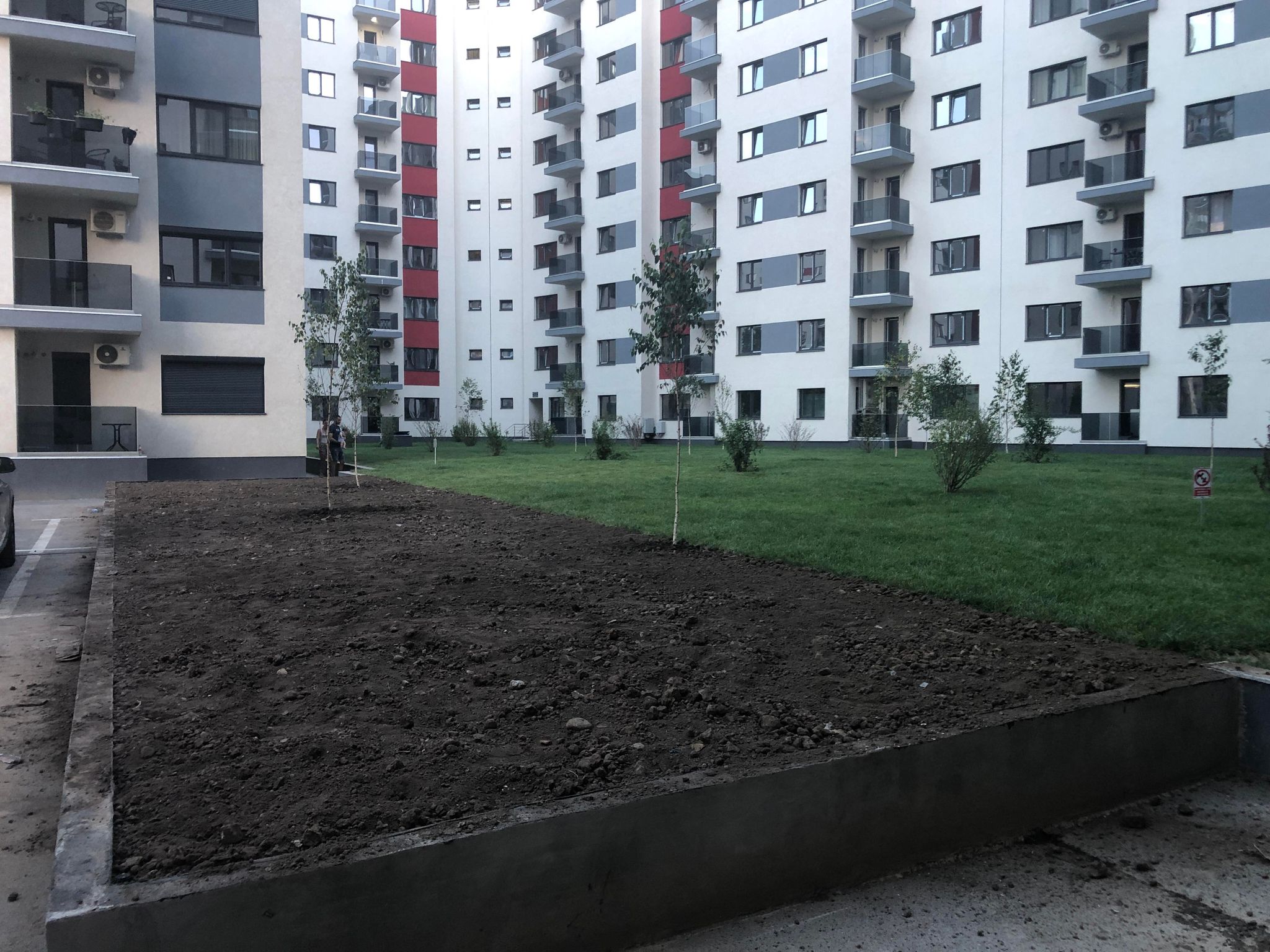 INVESTIGAȚIE. Cum faci un milion de euro din parcări fictive. Cazul imobiliar care leagă tăcerea primăriei conduse de Ciprian Ciucu de un temut clan din Capitală