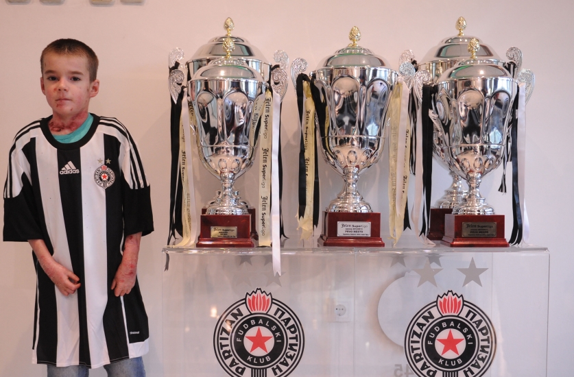 Sârbii nu știu să se bucure. ”Groparii” s-au bătut între ei! Partizan, victorie pentru un copil bolnav!