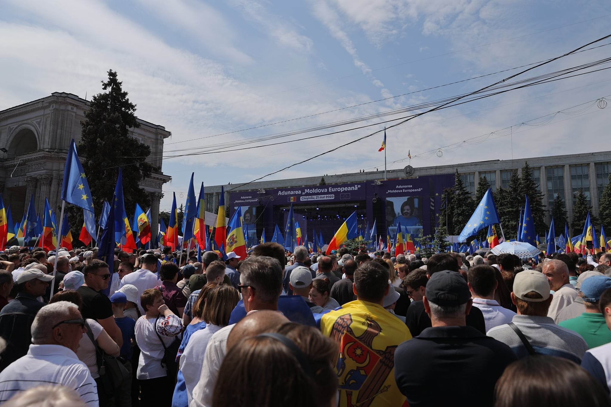 CORESPONDENȚĂ DIN CHIȘINĂU. Zeci de mii de moldoveni, la mitingul din Piața Marii Adunări Naționale. Maia Sandu: „Vrem să fim membri UE în 2030. Nu mai vrem să fim sub șantajul Kremlinului”. Șefa PE, mesaje în română. VIDEO