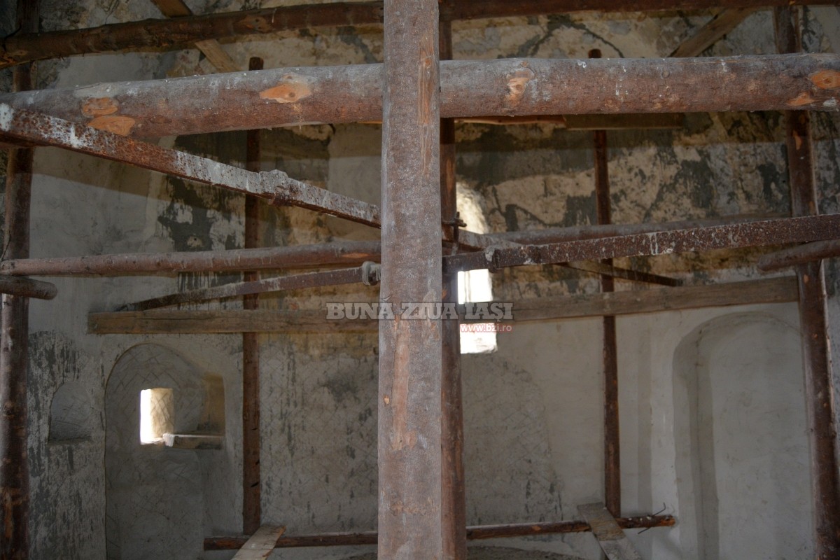 Ce s-a ales de ultima mănăstire a lui Ștefan cel Mare. Nimeni nu își asumă renovarea lăcașului de cult | FOTO