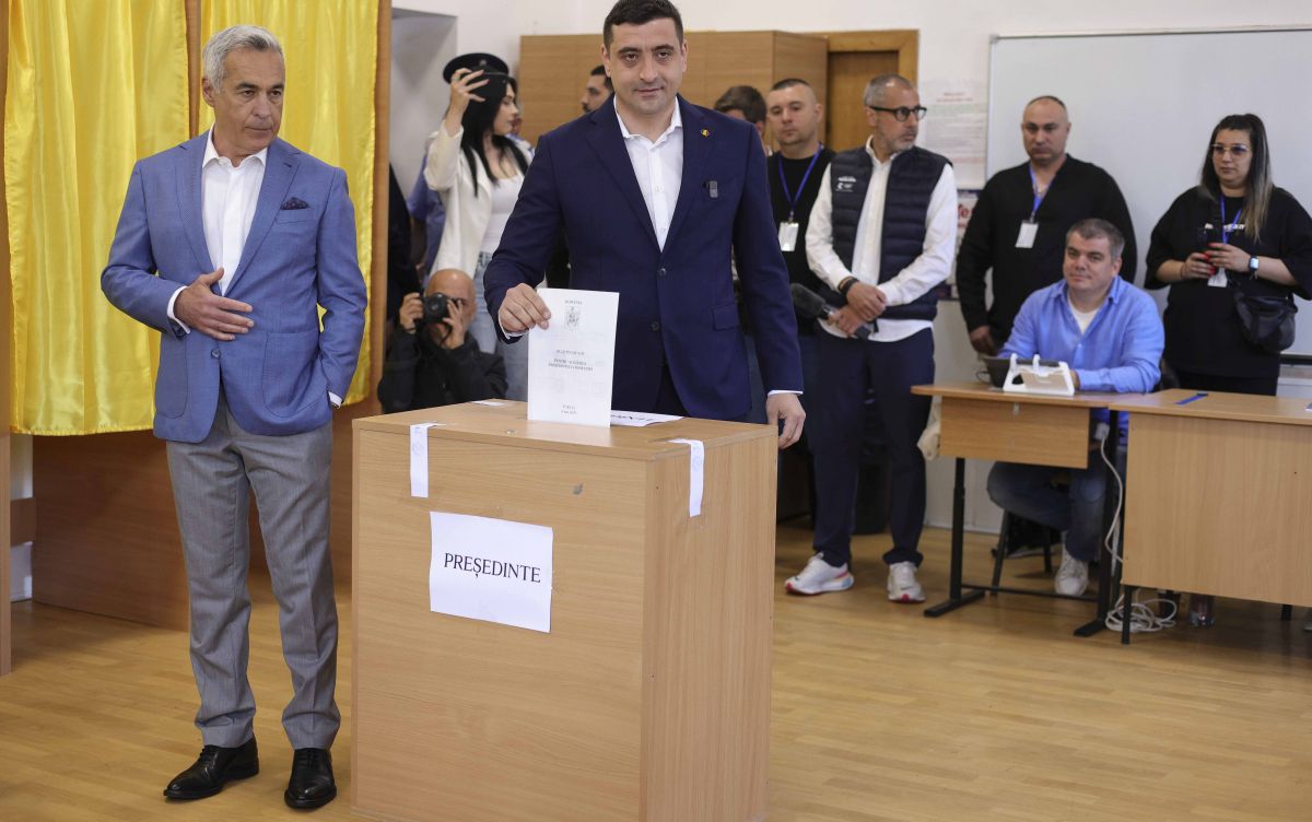 George Simion: „Am votat cu Călin Georgescu”. Candidatul AUR s-a dus la secția de vot alături de fostul candidat la alegerile prezidențiale