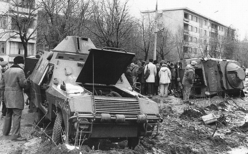 Gabriel Miron, fotoreporterul ziarului Libertatea care a imortalizat imaginile dureroase ale Revoluției: „Mi-au trecut gloanțele pe lângă cap!”. Motivul pentru care apariția primului număr a fost în dubiu